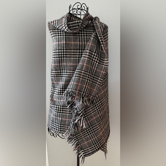 Anne Klein Vintage Wool Shawl | Red Houndstooth Plaid | 29x72 - Picture 8 of 9